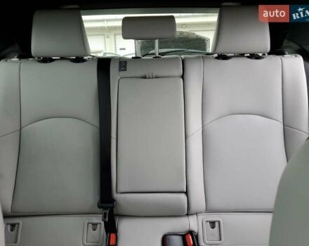 Серый Лексус UX, объемом двигателя 2 л и пробегом 78 тыс. км за 6500 $, фото 5 на Automoto.ua