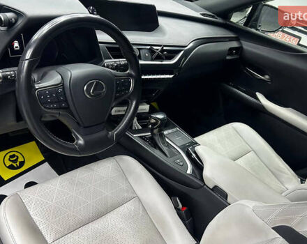 Сірий Лексус UX, об'ємом двигуна 1.99 л та пробігом 106 тис. км за 30400 $, фото 7 на Automoto.ua