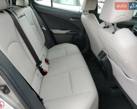 Серый Лексус UX, объемом двигателя 2 л и пробегом 78 тыс. км за 6500 $, фото 6 на Automoto.ua