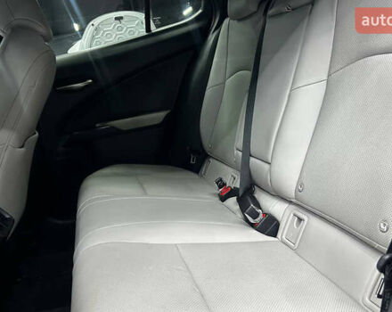 Сірий Лексус UX, об'ємом двигуна 1.99 л та пробігом 106 тис. км за 30400 $, фото 15 на Automoto.ua