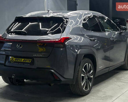 Сірий Лексус UX, об'ємом двигуна 1.99 л та пробігом 106 тис. км за 30400 $, фото 5 на Automoto.ua
