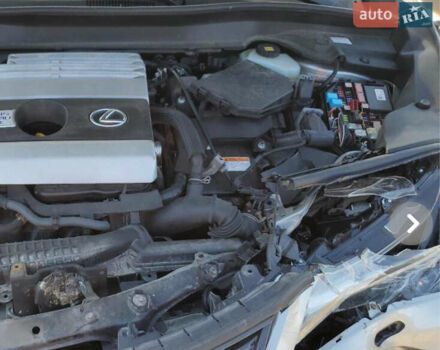 Серый Лексус UX, объемом двигателя 1.99 л и пробегом 99 тыс. км за 18500 $, фото 3 на Automoto.ua
