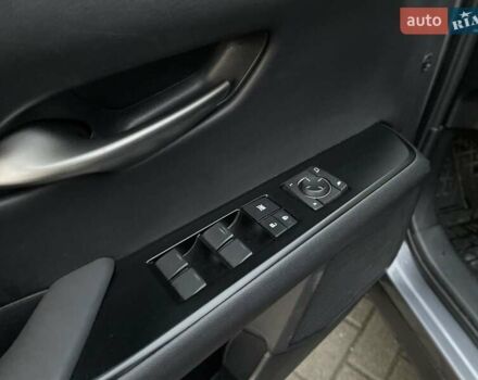 Сірий Лексус UX, об'ємом двигуна 2 л та пробігом 84 тис. км за 27900 $, фото 13 на Automoto.ua