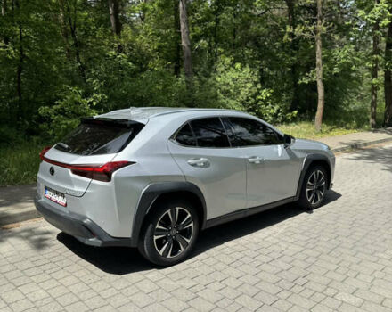 Сірий Лексус UX, об'ємом двигуна 1.99 л та пробігом 40 тис. км за 25500 $, фото 7 на Automoto.ua