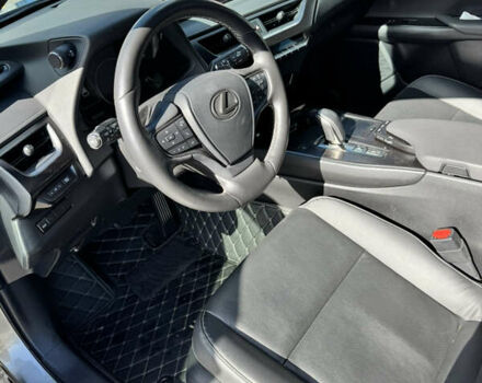 Сірий Лексус UX, об'ємом двигуна 0 л та пробігом 55 тис. км за 24500 $, фото 27 на Automoto.ua