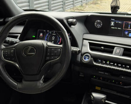 Сірий Лексус UX, об'ємом двигуна 1.99 л та пробігом 115 тис. км за 27500 $, фото 18 на Automoto.ua