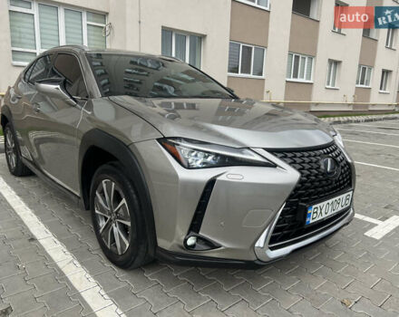 Сірий Лексус UX, об'ємом двигуна 0 л та пробігом 108 тис. км за 23500 $, фото 5 на Automoto.ua