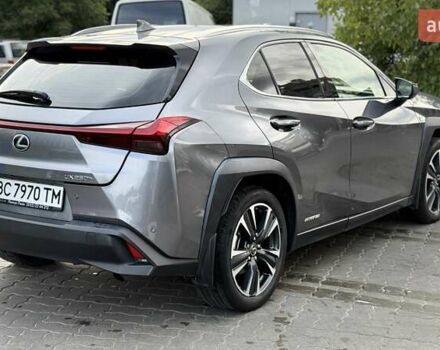 Сірий Лексус UX, об'ємом двигуна 1.99 л та пробігом 48 тис. км за 25500 $, фото 4 на Automoto.ua