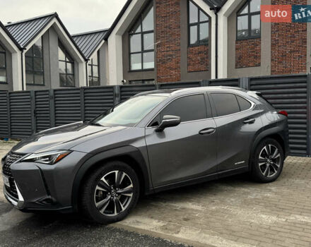 Сірий Лексус UX, об'ємом двигуна 1.99 л та пробігом 115 тис. км за 27500 $, фото 4 на Automoto.ua