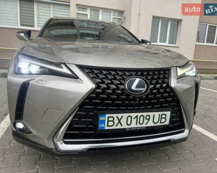 Сірий Лексус UX, об'ємом двигуна 0 л та пробігом 108 тис. км за 23500 $, фото 16 на Automoto.ua
