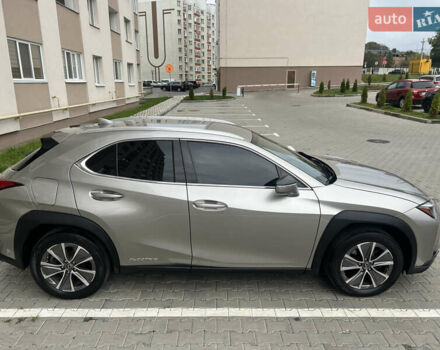Сірий Лексус UX, об'ємом двигуна 0 л та пробігом 108 тис. км за 23500 $, фото 14 на Automoto.ua