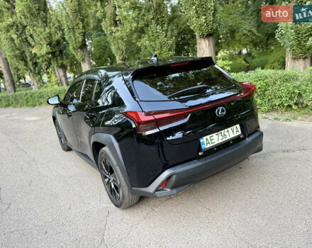 Серый Лексус UX, объемом двигателя 0 л и пробегом 55 тыс. км за 25300 $, фото 2 на Automoto.ua