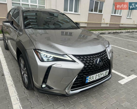 Сірий Лексус UX, об'ємом двигуна 0 л та пробігом 108 тис. км за 23500 $, фото 2 на Automoto.ua