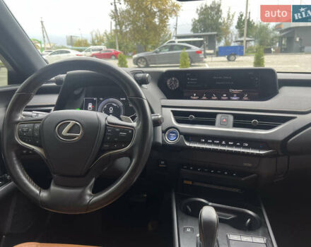 Сірий Лексус UX, об'ємом двигуна 0 л та пробігом 108 тис. км за 23500 $, фото 34 на Automoto.ua