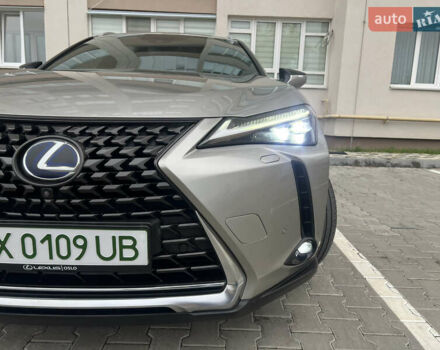 Сірий Лексус UX, об'ємом двигуна 0 л та пробігом 108 тис. км за 23500 $, фото 17 на Automoto.ua