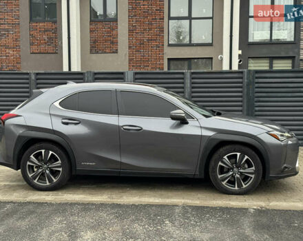 Сірий Лексус UX, об'ємом двигуна 1.99 л та пробігом 115 тис. км за 27500 $, фото 6 на Automoto.ua