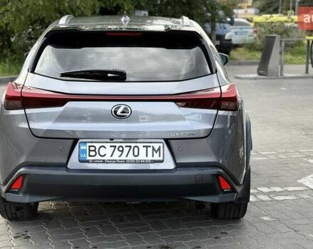 Сірий Лексус UX, об'ємом двигуна 1.99 л та пробігом 48 тис. км за 25500 $, фото 5 на Automoto.ua