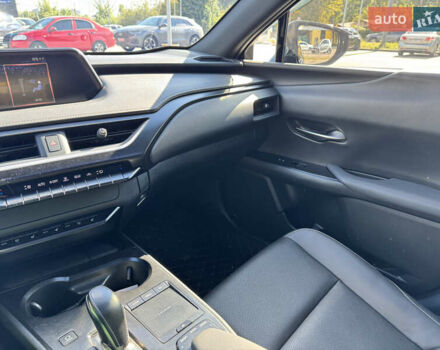 Сірий Лексус UX, об'ємом двигуна 0 л та пробігом 55 тис. км за 24500 $, фото 24 на Automoto.ua