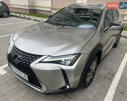 Сірий Лексус UX, об'ємом двигуна 0 л та пробігом 108 тис. км за 23500 $, фото 6 на Automoto.ua