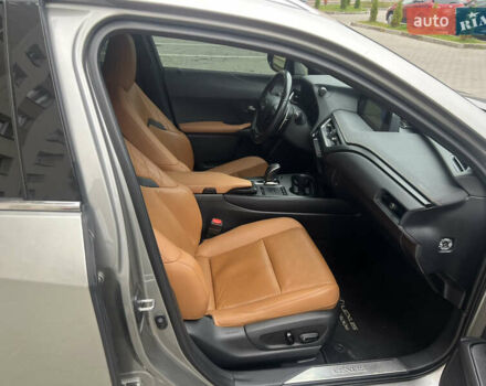 Сірий Лексус UX, об'ємом двигуна 0 л та пробігом 108 тис. км за 23500 $, фото 35 на Automoto.ua