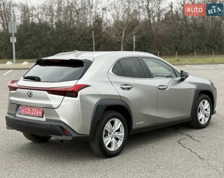 Серый Лексус UX, объемом двигателя 1.99 л и пробегом 68 тыс. км за 27800 $, фото 6 на Automoto.ua