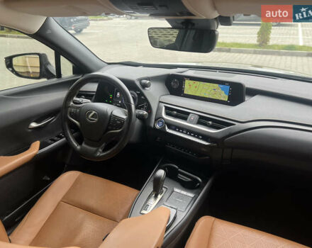 Сірий Лексус UX, об'ємом двигуна 0 л та пробігом 108 тис. км за 23500 $, фото 28 на Automoto.ua