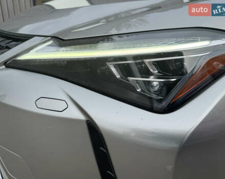 Сірий Лексус UX, об'ємом двигуна 0 л та пробігом 106 тис. км за 21500 $, фото 7 на Automoto.ua