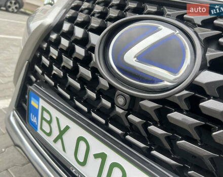 Сірий Лексус UX, об'ємом двигуна 0 л та пробігом 108 тис. км за 23500 $, фото 18 на Automoto.ua