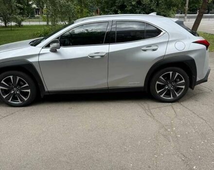 Сірий Лексус UX, об'ємом двигуна 1.99 л та пробігом 48 тис. км за 32000 $, фото 17 на Automoto.ua
