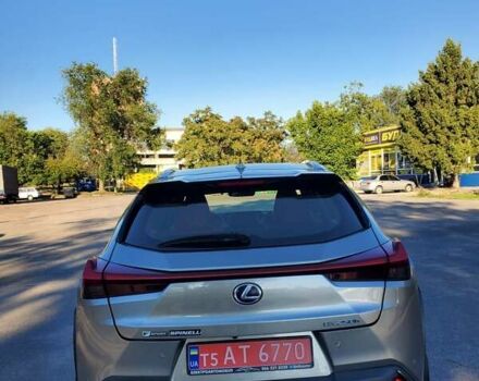 Серый Лексус UX, объемом двигателя 2 л и пробегом 67 тыс. км за 27500 $, фото 3 на Automoto.ua