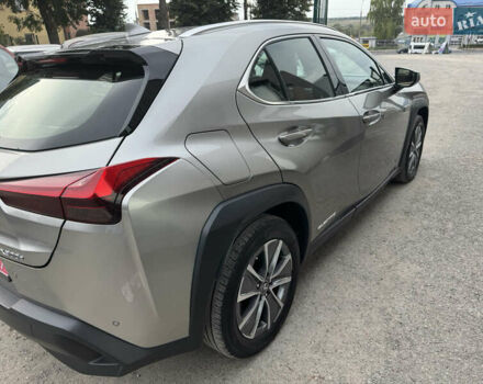 Сірий Лексус UX, об'ємом двигуна 0 л та пробігом 106 тис. км за 21500 $, фото 6 на Automoto.ua