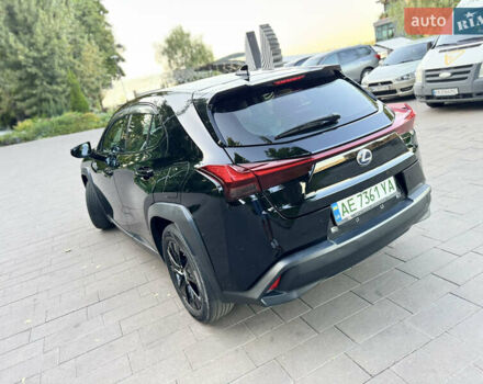 Серый Лексус UX, объемом двигателя 0 л и пробегом 55 тыс. км за 25300 $, фото 4 на Automoto.ua