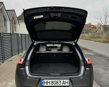 Сірий Лексус UX, об'ємом двигуна 1.99 л та пробігом 115 тис. км за 27500 $, фото 8 на Automoto.ua