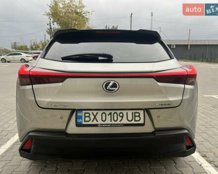 Сірий Лексус UX, об'ємом двигуна 0 л та пробігом 108 тис. км за 23500 $, фото 9 на Automoto.ua