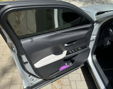 Сірий Лексус UX, об'ємом двигуна 1.99 л та пробігом 40 тис. км за 25500 $, фото 52 на Automoto.ua