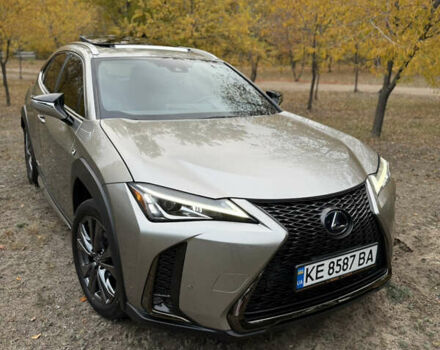 Лексус UX 2020 у Дніпро (Дніпропетровську) на Automoto.ua Сірий Лексус UX, об'ємом двигуна 2 л та пробігом 33 тис. км за 30900 $, фото 4 на Automoto.ua