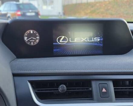 Серый Лексус UX, объемом двигателя 0 л и пробегом 84 тыс. км за 23800 $, фото 62 на Automoto.ua