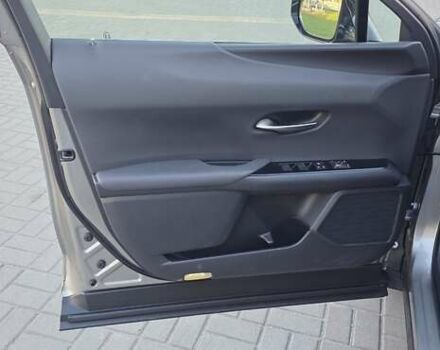 Серый Лексус UX, объемом двигателя 0 л и пробегом 84 тыс. км за 23800 $, фото 56 на Automoto.ua