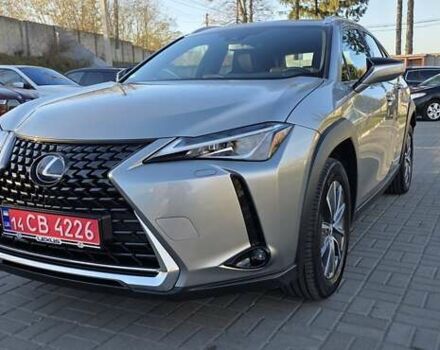 Серый Лексус UX, объемом двигателя 0 л и пробегом 84 тыс. км за 23800 $, фото 3 на Automoto.ua
