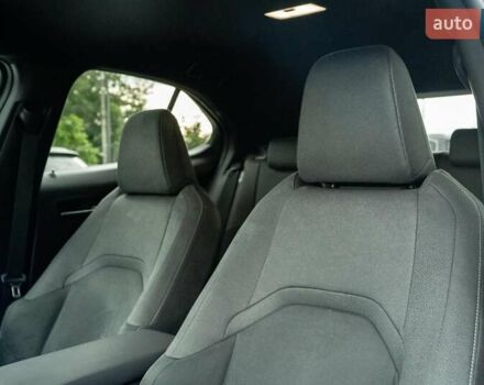 Сірий Лексус UX, об'ємом двигуна 2 л та пробігом 29 тис. км за 31900 $, фото 46 на Automoto.ua