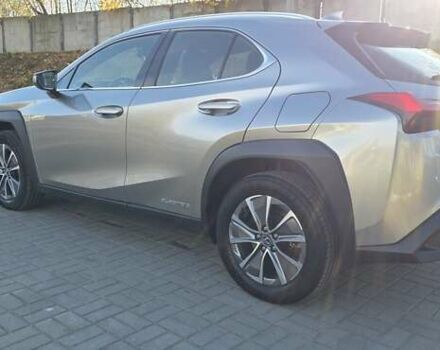 Серый Лексус UX, объемом двигателя 0 л и пробегом 84 тыс. км за 23800 $, фото 19 на Automoto.ua
