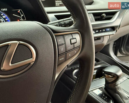 Серый Лексус UX, объемом двигателя 2 л и пробегом 17 тыс. км за 29999 $, фото 28 на Automoto.ua