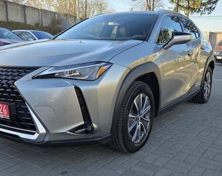 Серый Лексус UX, объемом двигателя 0 л и пробегом 84 тыс. км за 23800 $, фото 2 на Automoto.ua