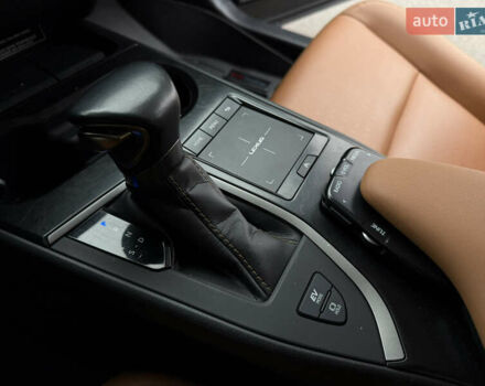 Серый Лексус UX, объемом двигателя 2 л и пробегом 17 тыс. км за 29999 $, фото 32 на Automoto.ua