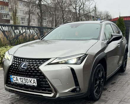 Серый Лексус UX, объемом двигателя 2 л и пробегом 89 тыс. км за 35500 $, фото 3 на Automoto.ua