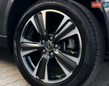 Сірий Лексус UX, об'ємом двигуна 2 л та пробігом 50 тис. км за 35000 $, фото 6 на Automoto.ua