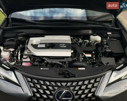 Сірий Лексус UX, об'ємом двигуна 2 л та пробігом 50 тис. км за 35000 $, фото 29 на Automoto.ua