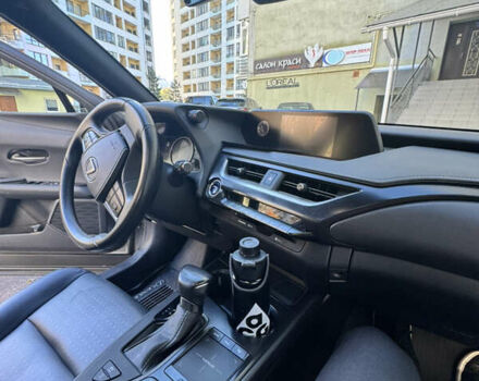 Лексус UX 2022 в Львове на Automoto.ua Серый Лексус UX, объемом двигателя 2 л и пробегом 42 тыс. км за 31999 $, фото 8 на Automoto.ua