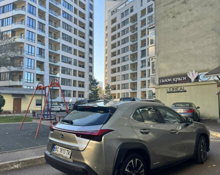 Лексус UX 2022 в Львове на Automoto.ua Серый Лексус UX, объемом двигателя 2 л и пробегом 42 тыс. км за 31999 $, фото 2 на Automoto.ua