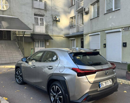 Лексус UX 2022 в Львове на Automoto.ua Серый Лексус UX, объемом двигателя 2 л и пробегом 42 тыс. км за 31999 $, фото 3 на Automoto.ua
